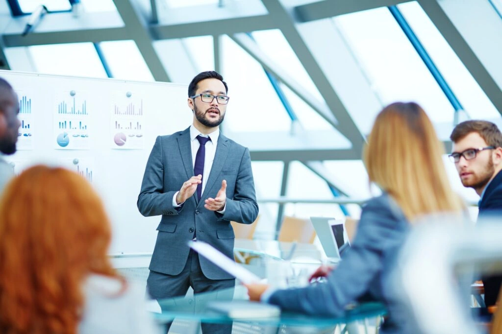 financial expert 1024x682